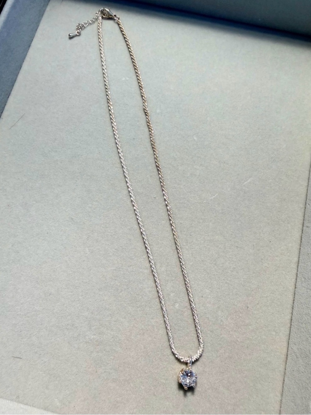 Jewelry – Crystal Pendant Necklace